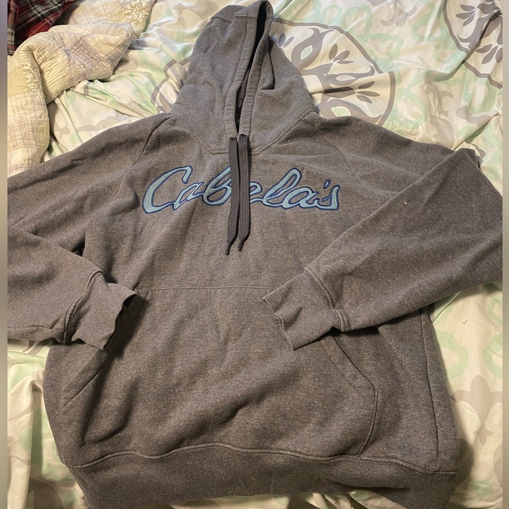 Cabela’s‎ long sleeve gray hoody. Women’s size large.